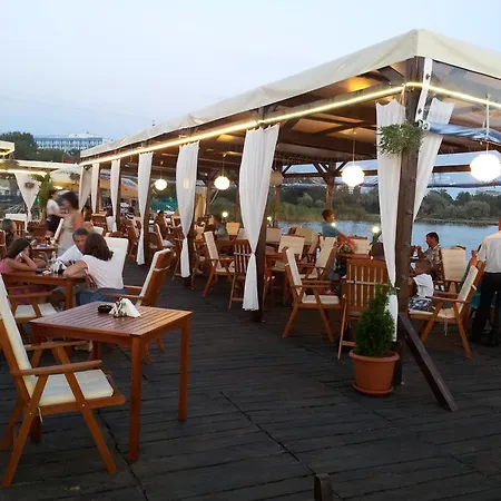 ホテル Florida ママイア